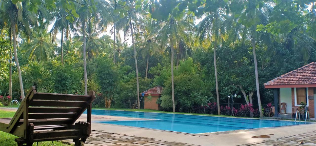 Soba Lanka Holiday Resort Melsiripura Buitenkant foto