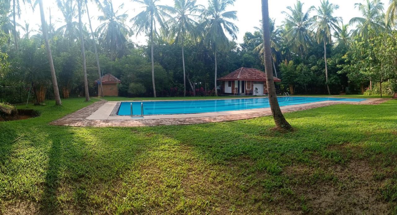 Soba Lanka Holiday Resort Melsiripura Buitenkant foto